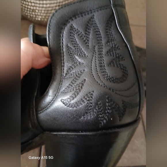 Ariat Dixon Black Leather Ankle Boots, 6.5 EUC - Picture 7 of 16